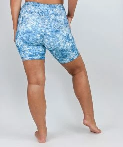 Flow Yoga Wear ❅ WINTER SALE ❅ Aquamarine Pocket Shortie 7 Flow Yoga Wear ❅ WINTER SALE ❅ Aquamarine Pocket Shortie