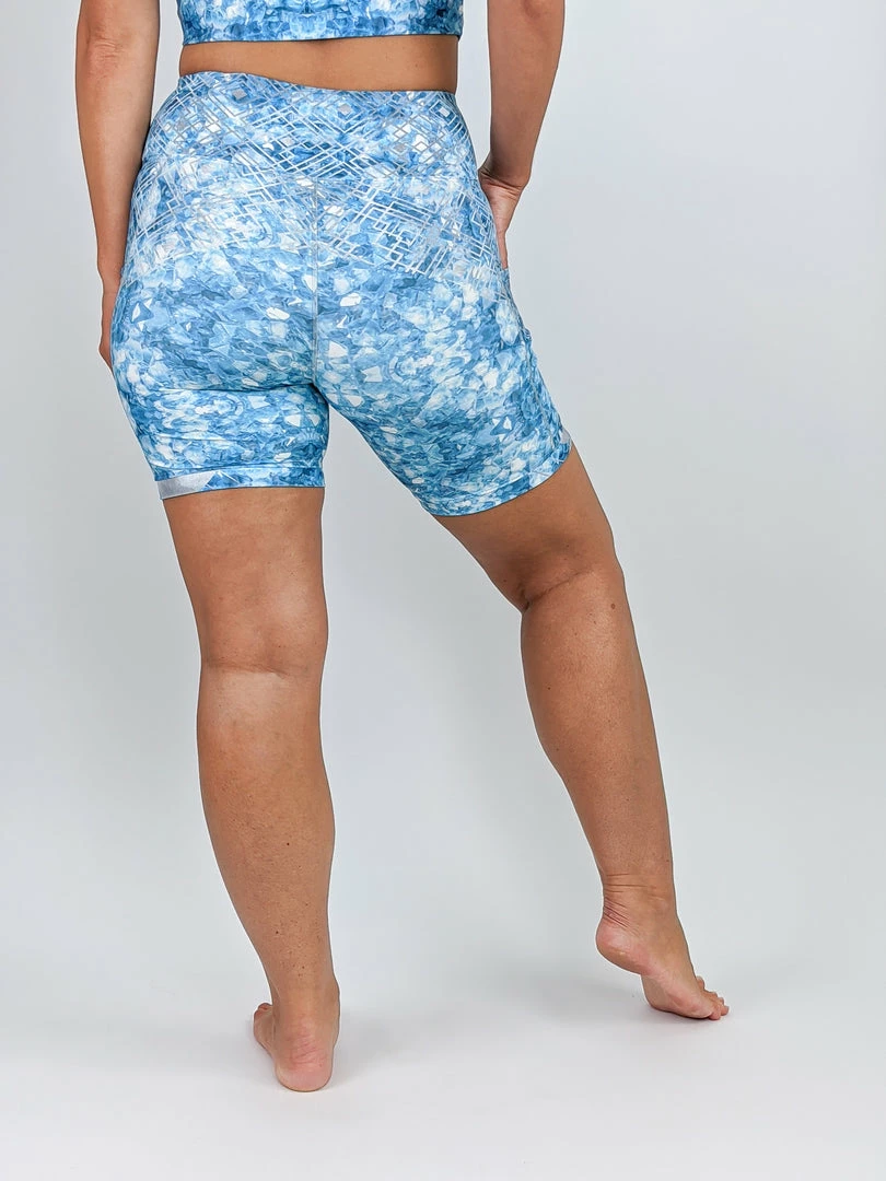 Flow Yoga Wear ❅ WINTER SALE ❅ Aquamarine Pocket Shortie 5 Flow Yoga Wear ❅ WINTER SALE ❅ Aquamarine Pocket Shortie