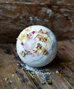 Flow Yoga Wear Rose Geranium & Rose Quartz Crystal Bath Bomb