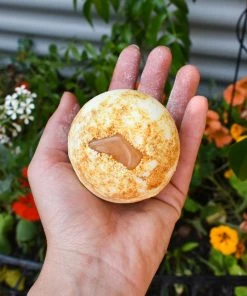 Flow Yoga Wear Yellow Clay Bath Bomb With Frankincense & Citrine Crystal