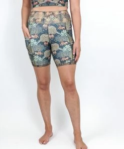 Flow Yoga Wear ❅ WINTER SALE ❅ Eden Pocket Shortie