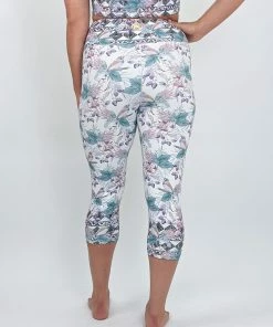 Flow Yoga Wear ❅ WINTER SALE ❅ Finch Forest Pure Capri Legging 7 Flow Yoga Wear ❅ WINTER SALE ❅ Finch Forest Pure Capri Legging