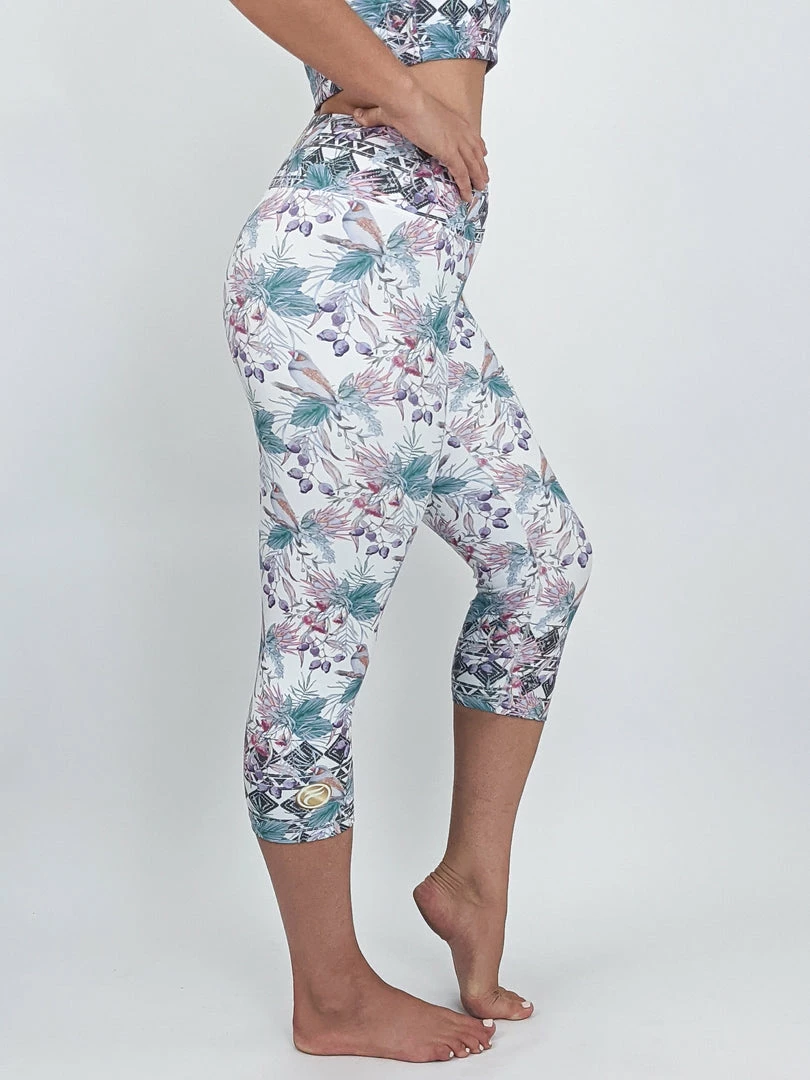 Flow Yoga Wear ❅ WINTER SALE ❅ Finch Forest Pure Capri Legging 4 Flow Yoga Wear ❅ WINTER SALE ❅ Finch Forest Pure Capri Legging