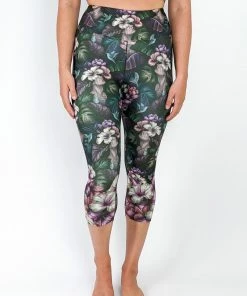 Flow Yoga Wear Flora Pure Capri Legging