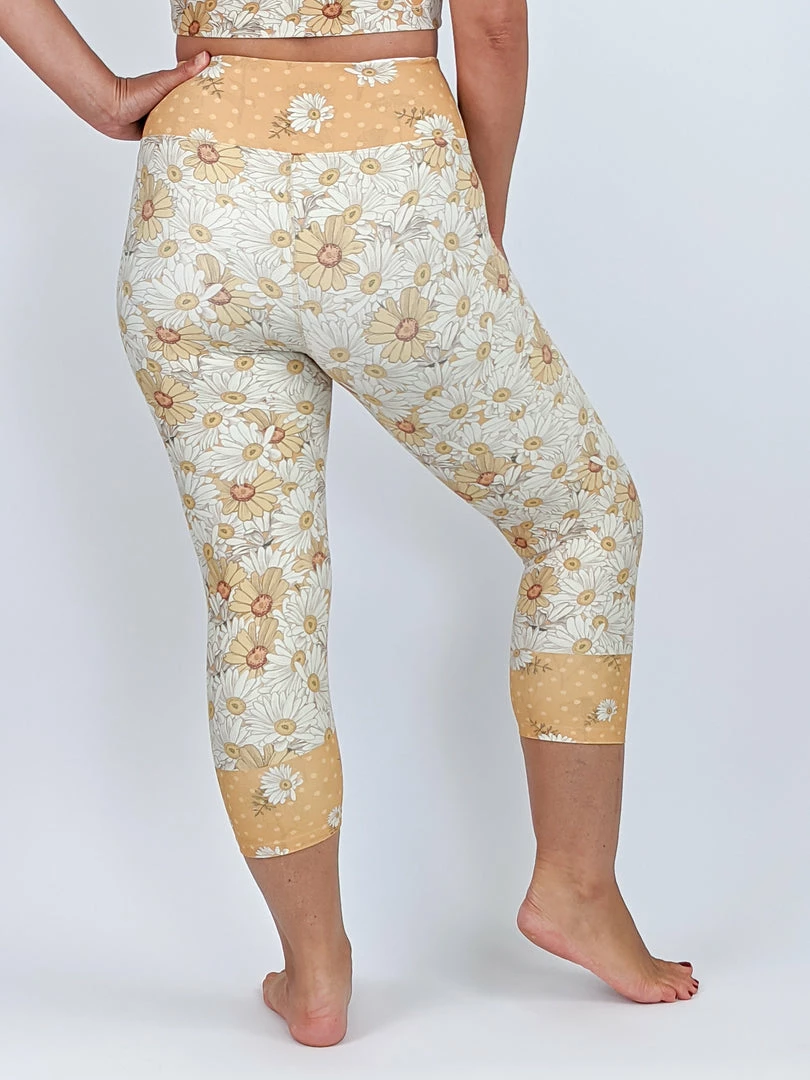 Flow Yoga Wear Flower Child Pure Capri Legging ❅ WINTER SALE ❅ 5 Flow Yoga Wear Flower Child Pure Capri Legging ❅ WINTER SALE ❅