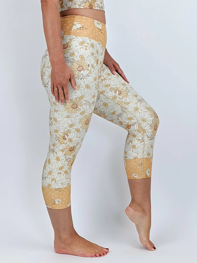 Flow Yoga Wear Flower Child Pure Capri Legging ❅ WINTER SALE ❅ 4 Flow Yoga Wear Flower Child Pure Capri Legging ❅ WINTER SALE ❅