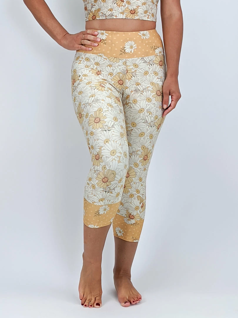 Flow Yoga Wear Flower Child Pure Capri Legging ❅ WINTER SALE ❅ 3 Flow Yoga Wear Flower Child Pure Capri Legging ❅ WINTER SALE ❅