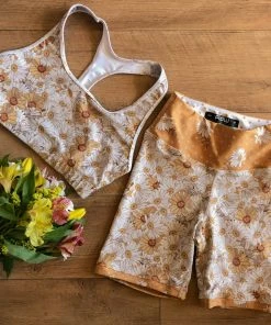 Flow Yoga Wear Flower Child Racer Croptop XXS, L 7 Flow Yoga Wear Flower Child Racer Croptop XXS, L