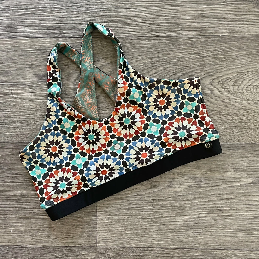 Flow Yoga Wear Kaleidoscope XS 8-10 Keyhole Crop Top 4 Flow Yoga Wear Kaleidoscope XS 8-10 Keyhole Crop Top