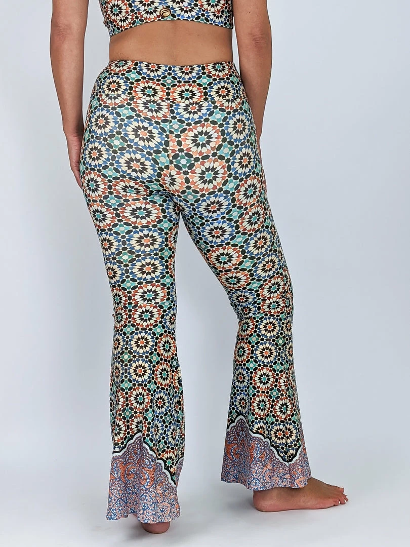 Flow Yoga Wear ❅ WINTER SALE ❅ Kaleidoscope Flare 4 Flow Yoga Wear ❅ WINTER SALE ❅ Kaleidoscope Flare
