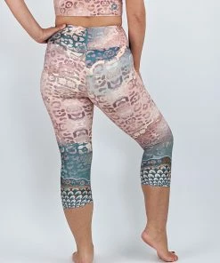 Flow Yoga Wear ❅ WINTER SALE ❅ Luminous Pure Capri Legging