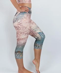 Flow Yoga Wear ❅ WINTER SALE ❅ Luminous Pure Capri Legging
