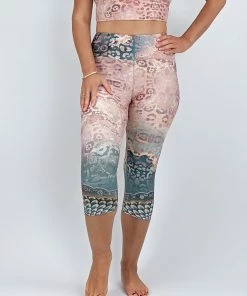 Flow Yoga Wear ❅ WINTER SALE ❅ Luminous Pure Capri Legging