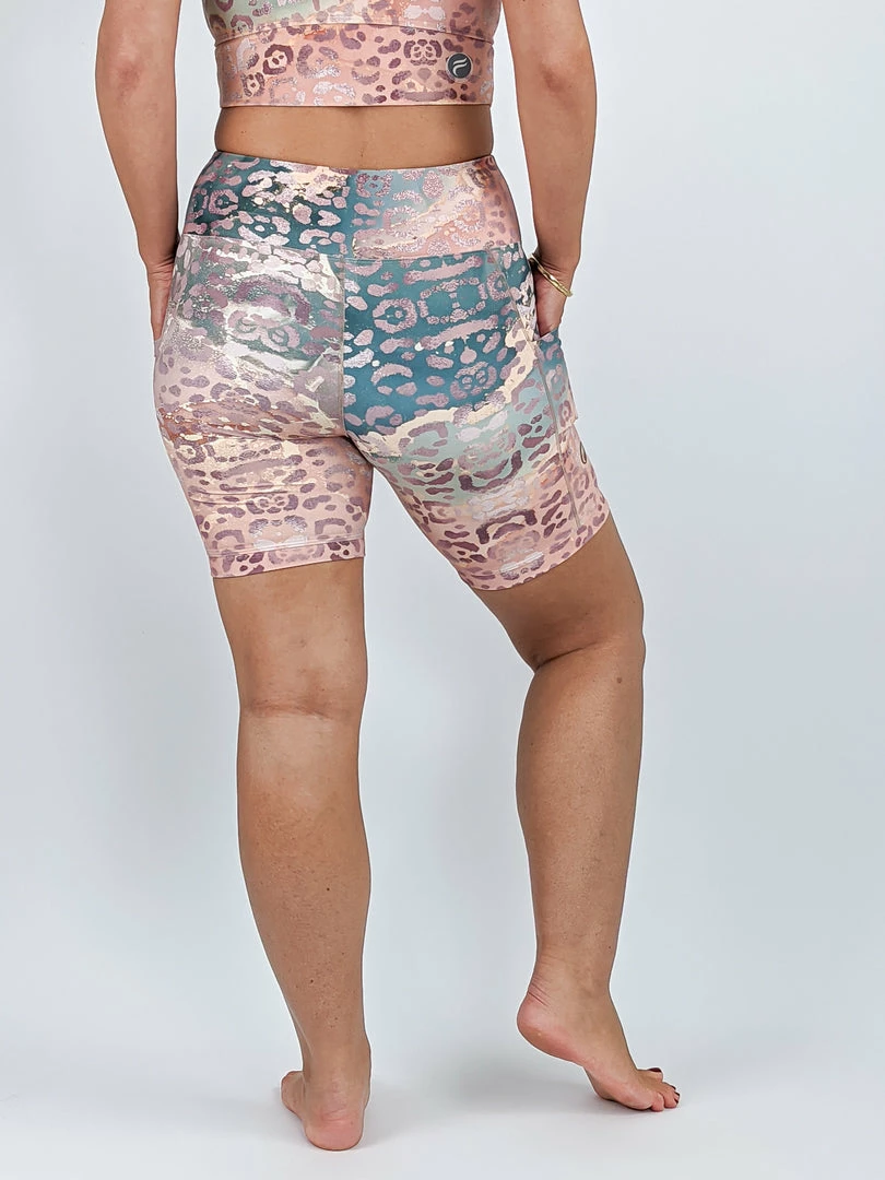 Flow Yoga Wear Pocket Shorties Luminous Pocket Shortie 5 Flow Yoga Wear Pocket Shorties Luminous Pocket Shortie