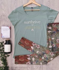 Flow Yoga Wear ❅ WINTER SALE ❅ Surthrive Scoop Tee