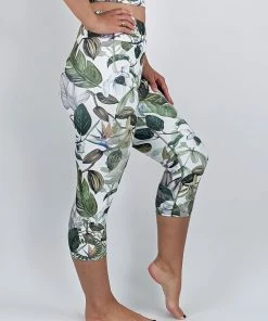 Flow Yoga Wear ❅ WINTER SALE ❅ Paradise Pure Capri Legging