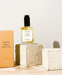 Flow Yoga Wear Aromatherapy Jasmine Neroli Geranium Fragrance Oil