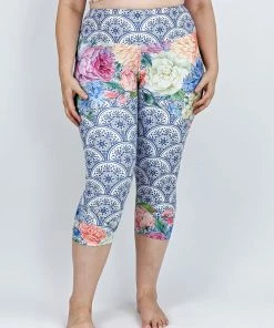Flow Yoga Wear ❅ WINTER SALE ❅ Porcelain Peony Pure Capri Legging XS & XL