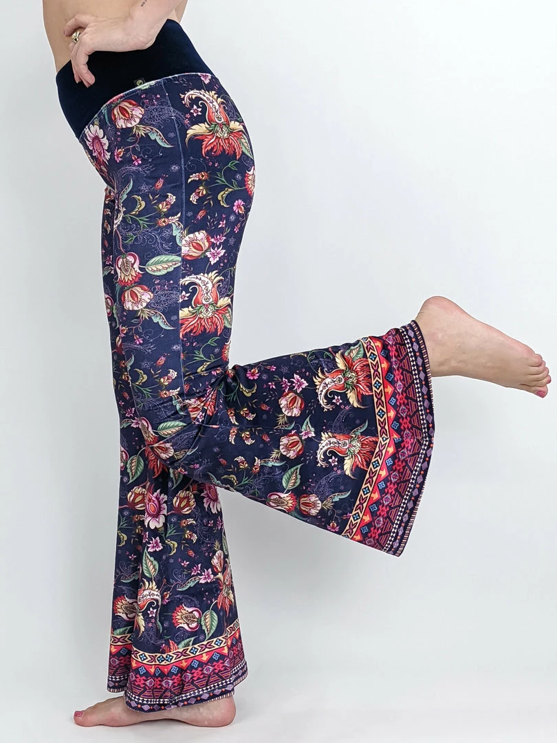 Flow Yoga Wear Flares Zeppelin Paisley Velvet Flare 4 Flow Yoga Wear Flares Zeppelin Paisley Velvet Flare